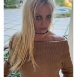 Britney Spears Instagram – First time doing portraits 🌹🌹 !!!