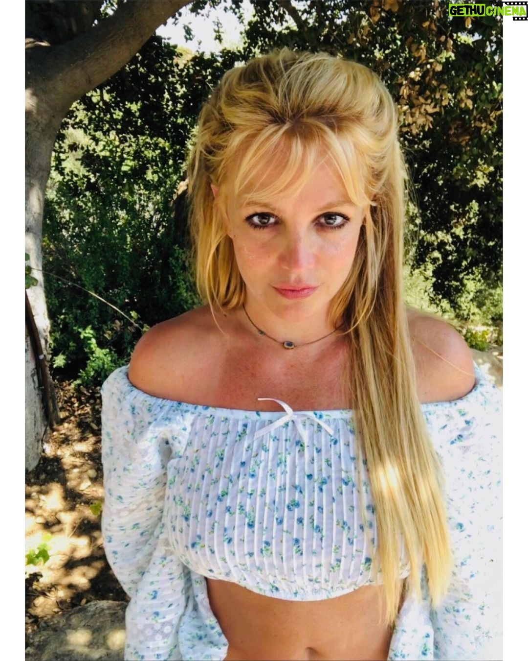Britney Spears Instagram - Remember Rose 🌹 ??? 3 year old never seen before photos of Rose !!!! Time flies geez 🙄 !!!!