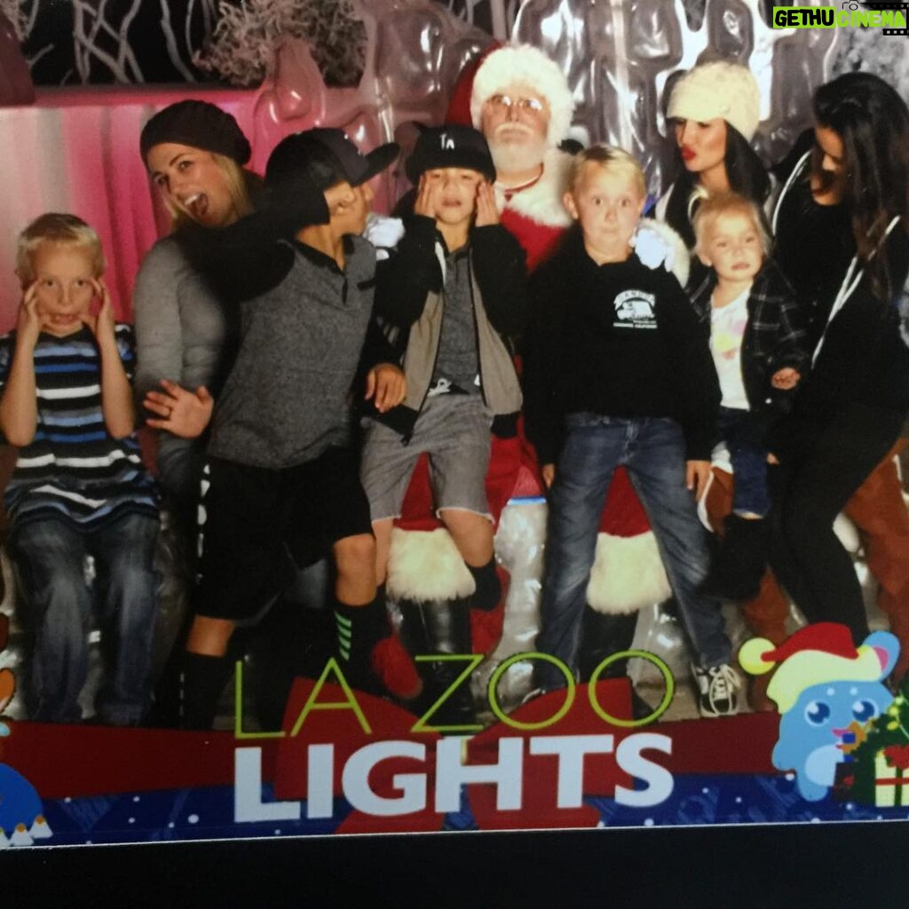 Brittany Thompson Martinez Instagram - Even when you don't think you can find a smile or laugh inside of you if you surround yourself with good company you'll find it. #strength #goodcompany #missyousheena @sheena_wilkins_photography #moms #momlife #friends #kiddos #lazoolights #christmaslights #christmas #family #memories #whatmatters #life #santa #nextchapter #statusupdate Los Angeles Zoo