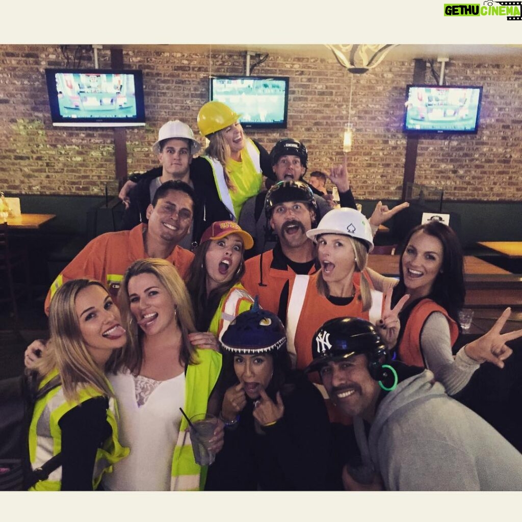 Brittany Thompson Martinez Instagram - I seriously have such great friends! #friends #blessed #safetyfirst #hermosa #california #southbay #pubcrawl #midol 😂 @sheena_wilkins_photography #bigbrother #hashtag