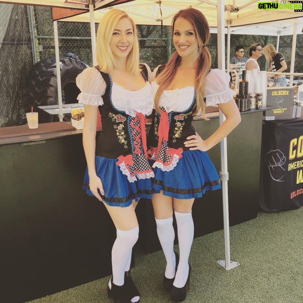 Brittany Thompson Martinez Instagram - She loves being a twin so much she tried to twin me. Miss you @julianolan so much fun with you as usual @liznolan #events #oktoberfest #redondobeach #bayclub #Hermosa #palmilla #bbfam #bb16 #bb17 #personality #dressup #edlee #fun #girls #twinning