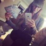 Brittany Thompson Martinez Instagram - Tummy redemption time? Hell yes @flattummyco. Summer was fun, but I def let a few things slide and staying on track is top of the list - Excuses I know, but between kids, and working it’s hard to keep up with it all. Stress is also a big bloat causer for me, and being bloated stresses me out, so you can imagine the vicious cycle that becomes. I know I probs can’t do much about the stress, but I can do something about the bloat, so that’s just what I’m going to do. No more wishing for a flat tummy, it’ll be mine soon. Oh, and if you’re in the same boat don’t worry, they’re having a sale right now, up to 25% off all their products.