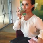 Brittany Thompson Martinez Instagram - #businessmeeting #craft #beverlyhills when business meets friendship #belair #friends #losangeles #shakeitbaby #flattummytea #flattummyco when you make a cocktail with your fav protein shake, say when! Haha @flattummyco
