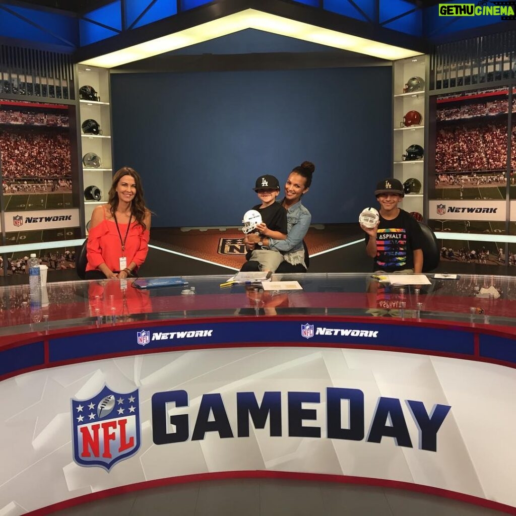 Brittany Thompson Martinez Instagram - Did you catch these cuties on #nflnetwork today? Thankful for having awesome friends @acr928 thanks again, I'm pretty sure I got #bestmom award today. #blessed #friends #momlife #nfl #family #losangeles #cbs #bigbrother #hollywood #gameday #redzone #football #girlswhokeepscore #sundayfunday #sunday #sundayticket #sundaymorningcrew NFL Networks