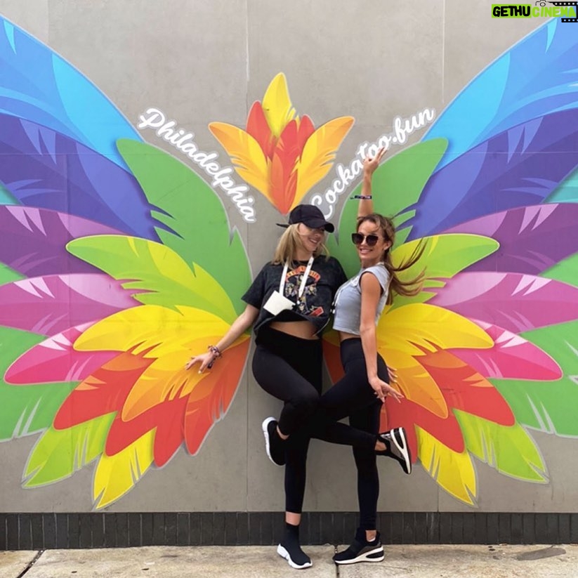 Brittany Thompson Martinez Instagram - Adventures around the 🌎 with you @liznolan. Safe to say there’s never a dull moment. #events #eventlife #conventionseason #expoeast #philly #philadelphia Philadelphia, Pennsylvania