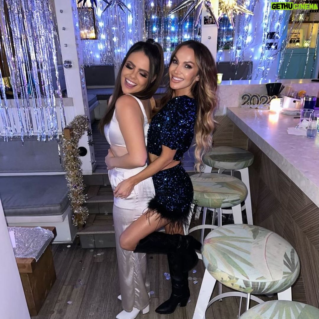 Brittany Thompson Martinez Instagram - We prom pose it up when we’re not compromising on giving up our favorite side. Auntie Britt loves you @staceybabay #happynewyear #2024