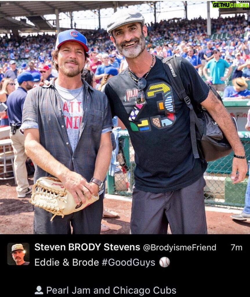 Brody Stevens Instagram - Happy Birthday to my pal Eddie!! Yes, he’s a great guy. Just like everyone says. 🎸 We pushed the Cubs through the 2016 finish line! ⚾️🏆