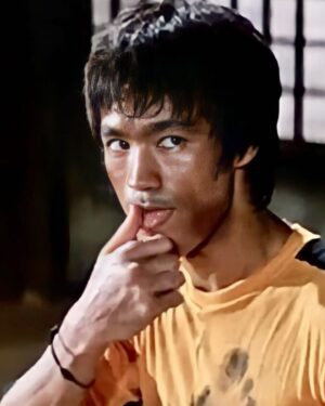 Bruce Lee Instagram - 🐉

#brucelee 
Photo treatment by @mr_kun_san