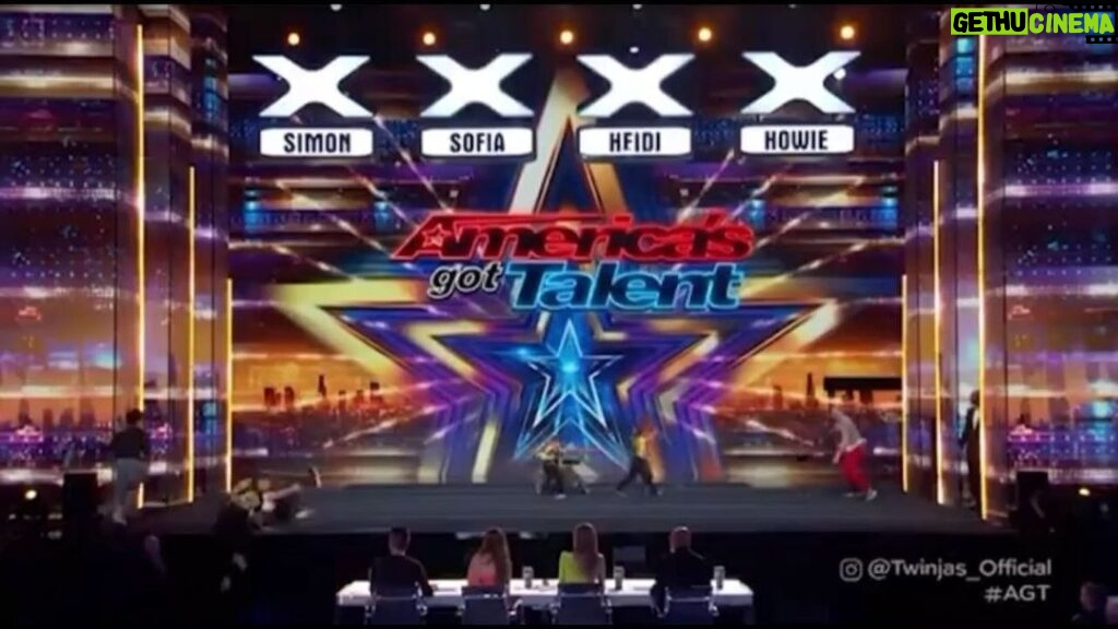 Bruce Lee Instagram - 🐉📺 Twinjas on TV! Did you catch @twinjas_offical channeling their inner Bruce Lee and repping the @trititans fit on @agt ? Thank you for the 4 Yes’! @simoncowell @howiemandel @sofiavergara heidiklum