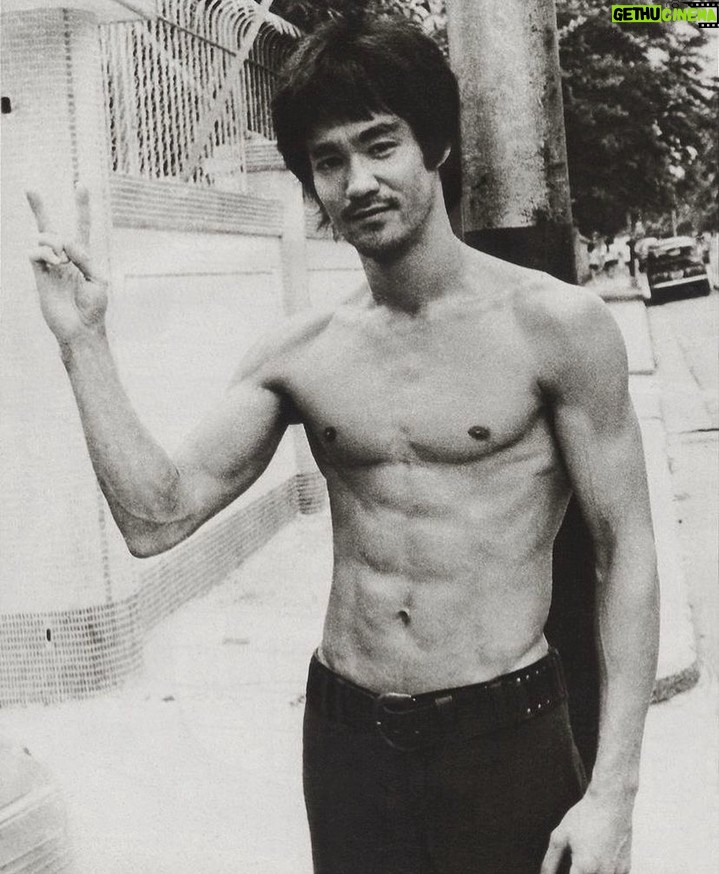Bruce Lee Instagram - ✌️