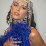 Bruna Marquezine Instagram - Meu carnaval com @absolutbrasil foi recheado de brilho ✨ Pra conferir mais algumas fotos exclusivas do nosso mix juntos, é só buscar pelo site de Absolut. Um brinde, com muito brilho, aos espíritos livres deste carnaval #BornToMix Beba com moderação. Não compartilhe com menores de 18 anos.