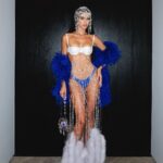 Bruna Marquezine Instagram - Meu carnaval com @absolutbrasil foi recheado de brilho ✨ Pra conferir mais algumas fotos exclusivas do nosso mix juntos, é só buscar pelo site de Absolut. Um brinde, com muito brilho, aos espíritos livres deste carnaval #BornToMix Beba com moderação. Não compartilhe com menores de 18 anos.