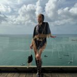 Bruna Marquezine Instagram - eu não consigo pensar em uma legenda que não seja ÓÓÓÓ BEBÊ É A VEVETA QUE TÁ NO COMANDO