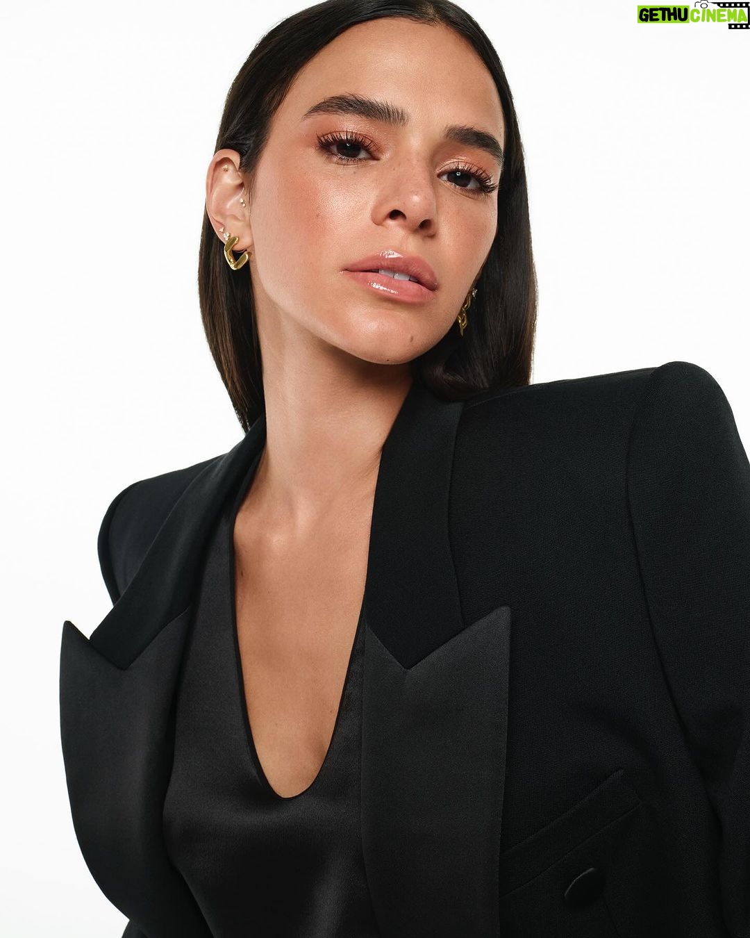 Bruna Marquezine Instagram - Say hi to the new YSL Beauty US Ambassador @yslbeauty 🤯 #YSLBeautyPartner