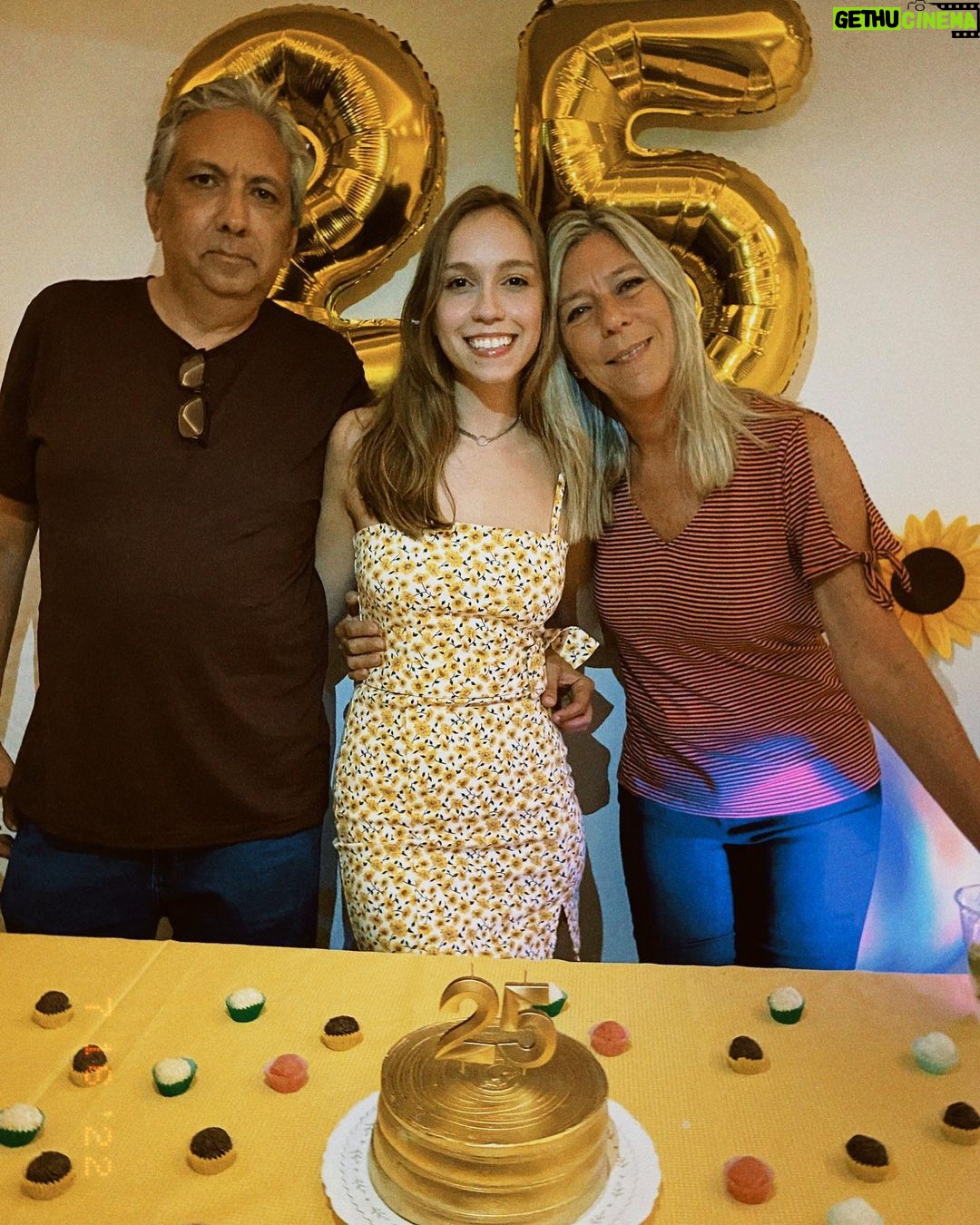 Bruna Tatar Instagram - 17/07- mais uma volta ao sol π»ππΌπ―βοΈπ₯³