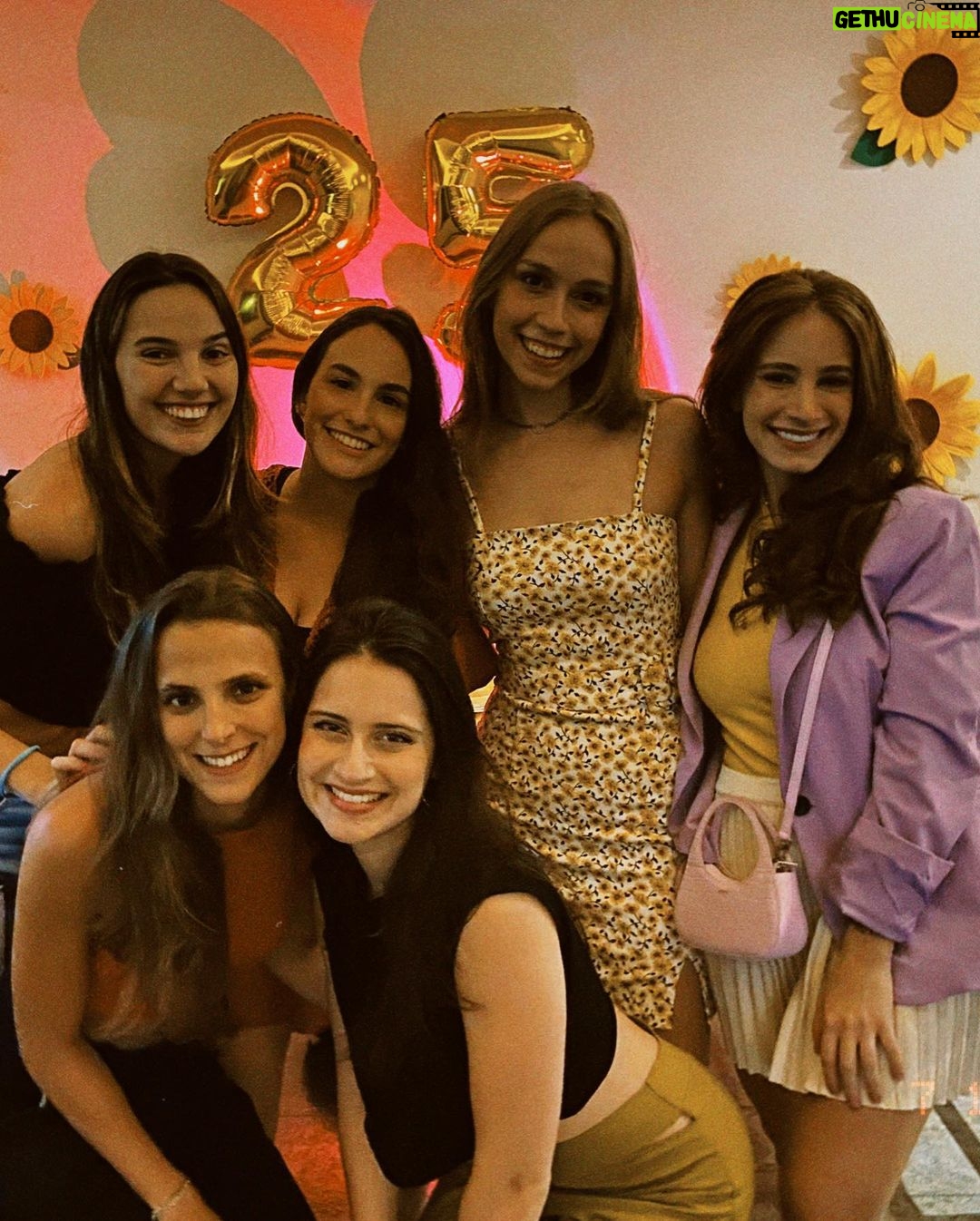 Bruna Tatar Instagram - 17/07- mais uma volta ao sol π»ππΌπ―βοΈπ₯³
