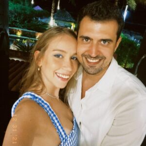 Bruna Tatar Instagram - com o pé direito 🍀🤞🌊🌻