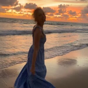 Bruna Tatar Instagram - com o pé direito 🍀🤞🌊🌻