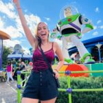 Bruna Tatar Instagram – QUE TIMEEEEE! 🌟
Alô @azulviagens @disneyworld.brasil se organizem porque a gente vai FICAAAAR 🌈🦄🌟🤪

#disneyviptours Disney’s Hollywood Studios