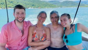 Bruna Tatar Instagram - ontem passei o dia todo agradecendo a Deus pela oportunidade de viver a vida com vocês 💕 vocês são minha fortaleza 🌻