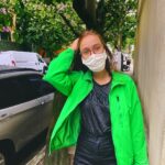 Bruna Tatar Instagram - um pontinho verde mascarado 4 olhos passando pela sua timeline 👽👽🌳 🌳😷 São Paulo, Brazil