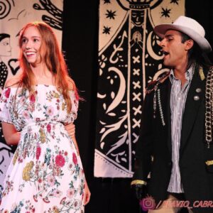Bruna Tatar Instagram - Hoje é o Dia Mundial do Teatro. Teatro que, desde muito novinha, sempre me recebeu de portas abertas quase como quem diz “seu lugar é aqui”, me fazendo sentir em casa, inteira e viva. Minha base ❤️
O meu grande respeito e admiração por todos os amigos que fiz no palco. E espero que em breve possamos voltar, mais fortes do que nunca.
 #diamundialdoteatro #27demarço #teatro