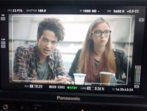Bruna Tatar Instagram - 19 de Agosto - dia do ator 🎬🎭 Fiz uma retrospectiva dos meus principais trabalhos e todos têm algo em comum: seja nos palcos, cinema ou na TV, não há nada nesse mundo que faça eu me sentir do jeito que me sinto quando estou fazendo arte...completa💕💕 #diadoator #atriz
