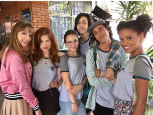 Bruna Tatar Instagram - 19 de Agosto - dia do ator 🎬🎭 Fiz uma retrospectiva dos meus principais trabalhos e todos têm algo em comum: seja nos palcos, cinema ou na TV, não há nada nesse mundo que faça eu me sentir do jeito que me sinto quando estou fazendo arte...completa💕💕 #diadoator #atriz