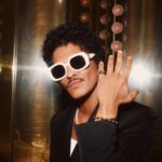 Bruno Mars Instagram – ✨ @thepinkyring in las vegas is officially open! Thank you @tiffanyandco for gettin me right.
