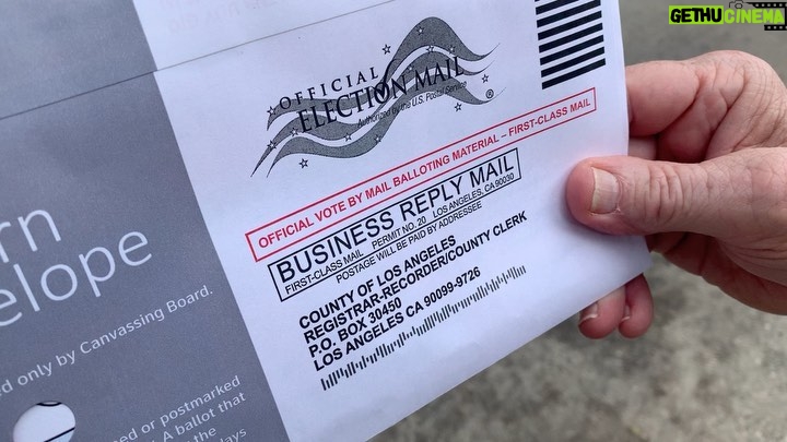 Bryan Cranston Instagram - Got mine in! How did you vote? #2020election #novotenovoice