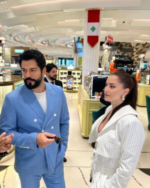 Burak Özçivit Instagram - #qatar #doha @alibinali_luxury @alibinalifashion @adelalibinali @nabeelalibinali 👊 @evcenf @galerieslafayettedoha @21highst_katara