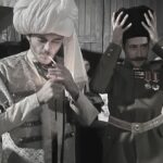 Burak Deniz Instagram - “Genç bir sultan vardı..” Anılarıyla,dostluklarıyla,öğrettikleri ve heyecanıyla..koca bir ekip..soluksuz bir seyirlik..iyi ki varsınız🙏🏼 Usta bir ekiple bu kadar büyük bir organizasyonun içinde yer aldığım için naçizane çok gururluyum:)🌹🧿 @ozenyula ‘nın rejisi, @fahiratakoglu ‘nun müzikleriyle “100” 🇹🇷💫👏🏽 Harbiye Cemil Topuzlu Açık Hava Sahnesi
