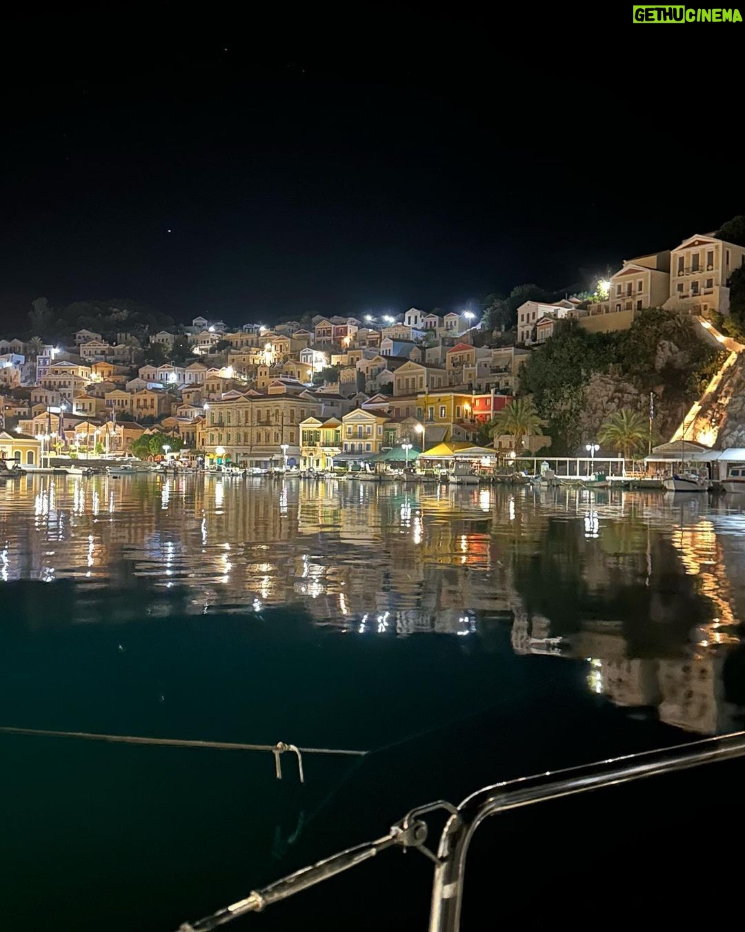 Burak Deniz Instagram - Beyazlar içinde seni öylece.. #symidump ⚓️☀️🕶️🇬🇷 Symi Island-Greece