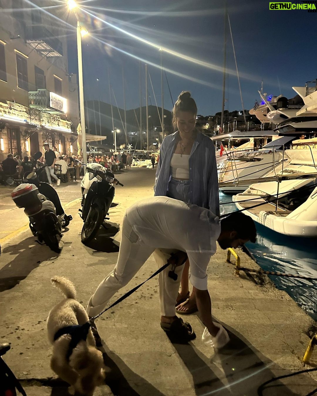 Burak Deniz Instagram - Beyazlar içinde seni öylece.. #symidump ⚓️☀️🕶️🇬🇷 Symi Island-Greece