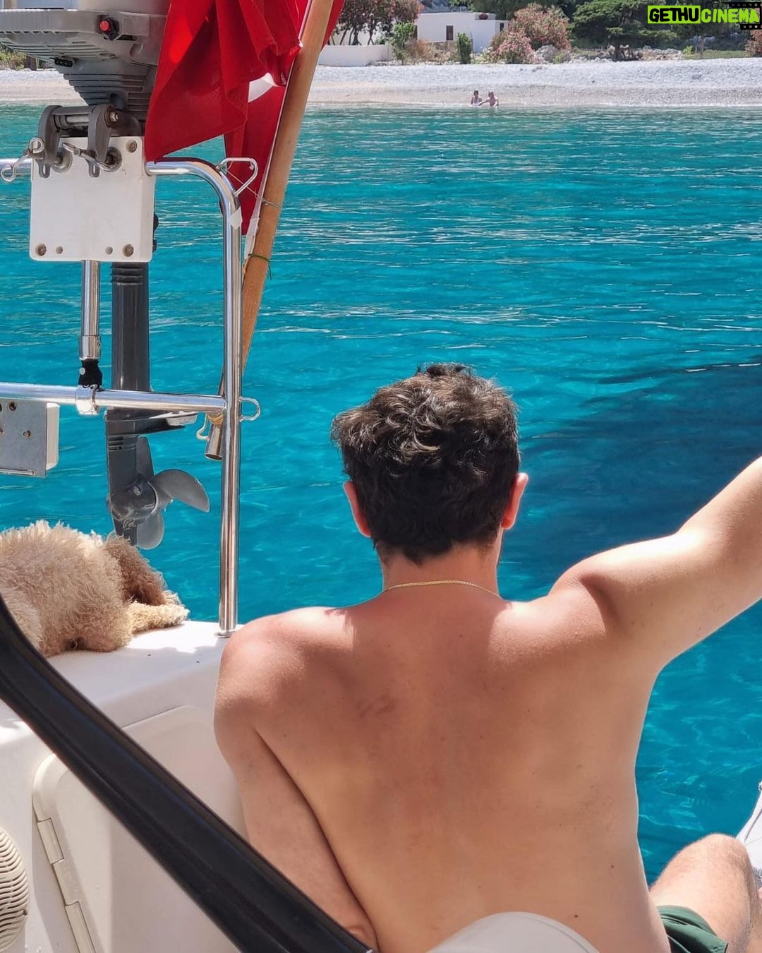 Burak Deniz Instagram - Beyazlar içinde seni öylece.. #symidump ⚓️☀️🕶️🇬🇷 Symi Island-Greece