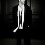 Burak Deniz Instagram - What a night w/ @maisonvalentino 🥂 @pppiccioli 💫 @yigit 🌹 #pfw #valentinoblacktie 🖤 Paris, France