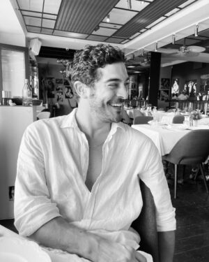 Burak Deniz Instagram - Kiss the frog.
