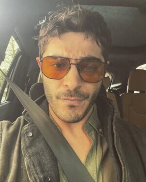 Burak Deniz Instagram - “En iyi ihtimalle 2 karakter..ama ihtiyaçlar ve senaryo bizi nereye götürür bilinmez”
Tamam @ozisikethem tabi ki:))