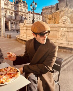 Burak Deniz Instagram - Karışık pizza.