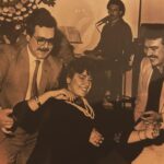 Burak Satibol Instagram - Bak bitti işte amca. Dert bitti, üzüntü, sıkıntı bitti. Babama benim için kocaman sarıl! Bu akşam, kendinden başka kimseye zararı olmayan adam, BÜLENT SATIBOL için kaldırın kadehinizi kim nerde ne içiyorsa!