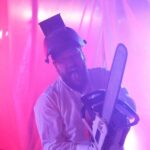 Burak Satibol Instagram - Kesme biçme işleri var! 🔪🗡🥊⚔️🥋🪚 İçimizden biri bu akşam 2. bölümüyle 20.00’de @showtv de… @surecfilm @icimizdenbiridizitv #Yeni #Dizi #komedi Marmaris