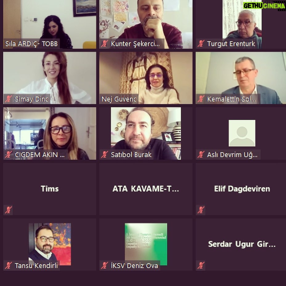 Burak Satıbol - 245 Likes - Türkiye Odalar ve Borsalar Birliği (TOBB) Kreatif Endüstriler Meclisi; Meclis Başkanı Ali Ata Kavame ve TOBB Yönetim Kurulu Üyesi Ömer Zeydan başkanlığında sektörün sorunlarını ele almak üzere video konferans aracılığıyla bir araya geldi. Sektör temsilcileri ile sektörün geleceğini konuşulduğu toplantıda Mahşer-i Cümbüş olarak Türkiye’de Tiyatronun geleceği, pandemi döneminde meslektaşlarımızın sıkıntıları ile ilgili görüşlerimizi dile getirdik. Acil alınması gereken önlemler konusunda meclisimize fikirlerimizi sunduk. Sayın @omerzeydan ve başkan @atakavame başta olmak üzere değerli meclisimize teşekkürlerimizi sunarız.
@rhisarciklioglu
@tobbkreatifendustrilermeclisi @tobbiletisim