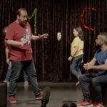 Burak Satibol Instagram - Sadece 25 TL’ye, 31 Aralık’da üç farklı seansta, dilediğin yerde Mahşer-i Cümbüş’ü online izle! Mahşer-i Cümbüş “Yılbaşı Özel” Tiyatro sporu gösterisi ile dilediğiniz yerde! Evlere Paket sevisimiz başlamıştır! Biletler Biletix’te link bio’da! #mahşericümbüşonline #tiyatro #doğaçlama #tiyatrosporu #yılbaşı #eğlence #i̇stanbul #komedi #doğaçlamatiyatro #online #onlineetkinlik