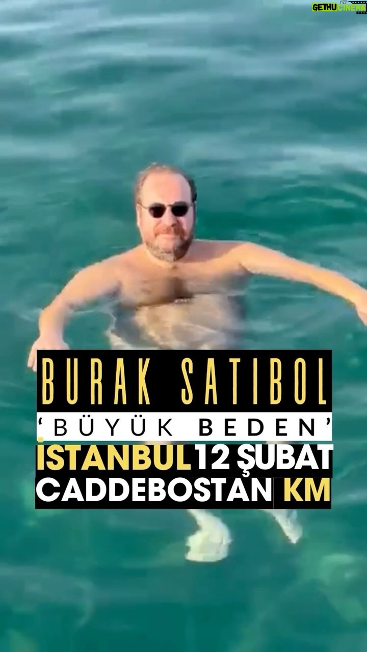 Burak Satıbol - 111 Likes - Burak Satıbol’un tek kişilik-çok konulu oyunu “Büyük Beden” seyircisiyle buluşmaya devam ediyor 💫
Sadece bildiğini anlatmıyor bilmediğini seyirci tamamlıyor. Bu interaktif komedi seyircinin katılımı ile renkleniyor. İşler Güçlerin Salih abisi, Yusuf Yusuf’un Yusuf’u, Mahşer-i Cümbüş’ün Burak’ı hikayelerini anlatmaya geliyor. Kimi zaman sinema aleminden kimi zaman ilk gençliğinden kızgınlıkları, mutlulukları , cevap bulamadıkları ile seyircisini oyun oynamaya çağırıyor.
🗓 16 Şubat Cuma
⏰ 21:00
📍 Hayalhane Sahne ( Trump AVM )
🗓 12 Şubat Pazartesi
⏰ 20:30
📍 CKM ( Kadıköy )
☎️0 (535) 272 83 03
Geliniz, Getiriniz!