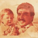 Burak Satibol Instagram - Bak bitti işte amca. Dert bitti, üzüntü, sıkıntı bitti. Babama benim için kocaman sarıl! Bu akşam, kendinden başka kimseye zararı olmayan adam, BÜLENT SATIBOL için kaldırın kadehinizi kim nerde ne içiyorsa!