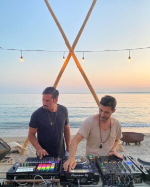 Burak Yamantürk Instagram - @beforesunsetbeach @murmusica 
#roliseaboard #toriazsp16 🌞🎼