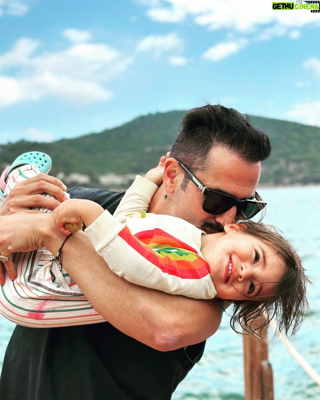 Burak Yamantürk Instagram - Babalar günün kutlu olsun sevgilim! 💜❤️ #reklam Susona Bodrum, LXR Hotels & Resorts