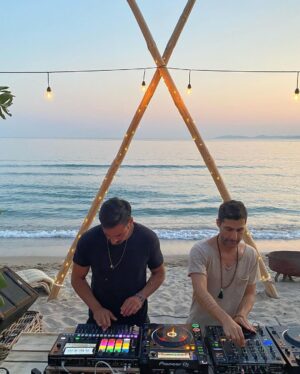 Burak Yamantürk Instagram - @beforesunsetbeach @murmusica 
#roliseaboard #toriazsp16 🌞🎼