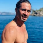 Burak Yamantürk Instagram - Bu hesapta yeni bir fotoğraf paylaşmam söylendi. Bu caption’ı da ben bulmadım ama fotoğraftaki benim.