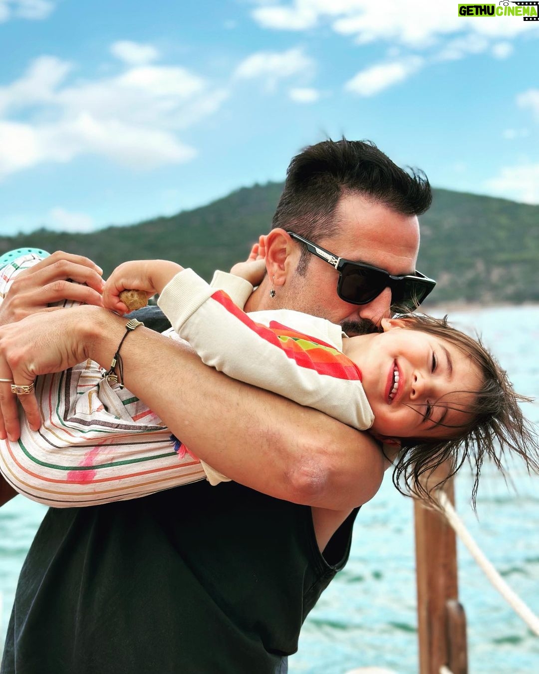Burak Yamantürk Instagram - Babalar günün kutlu olsun sevgilim! 💜❤️ #reklam Susona Bodrum, LXR Hotels & Resorts